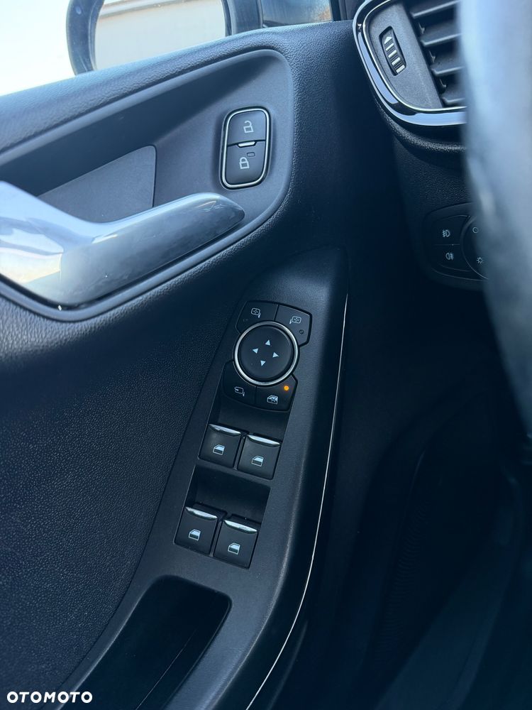 Ford Fiesta - 21