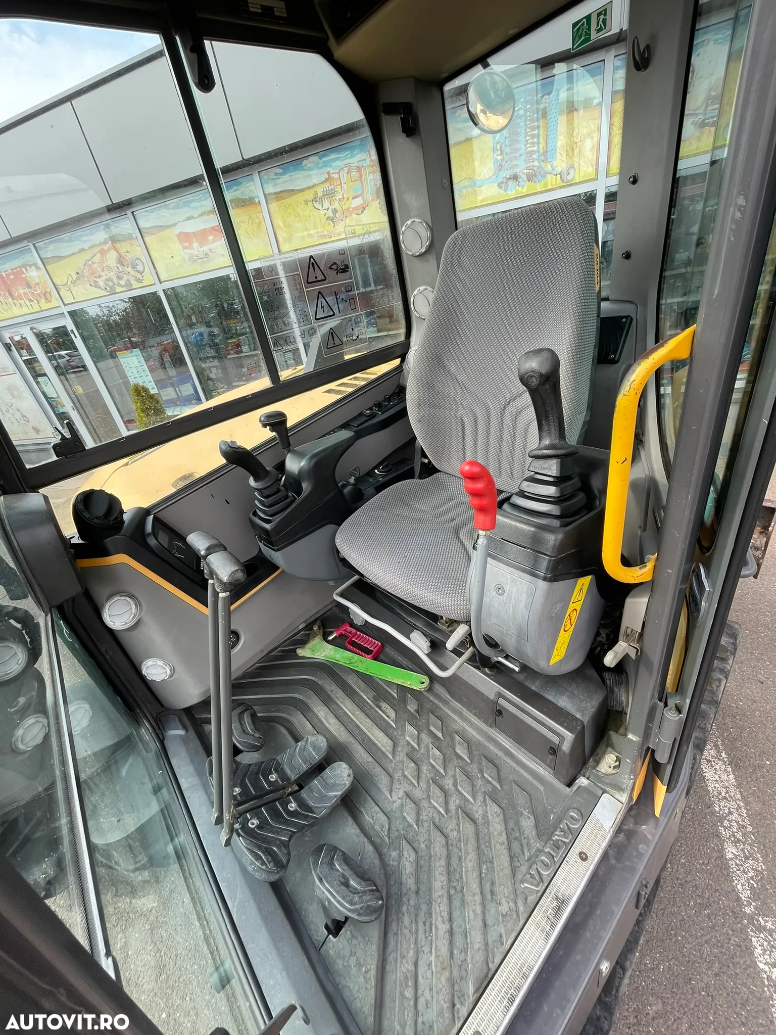 Volvo ECR88D - 12