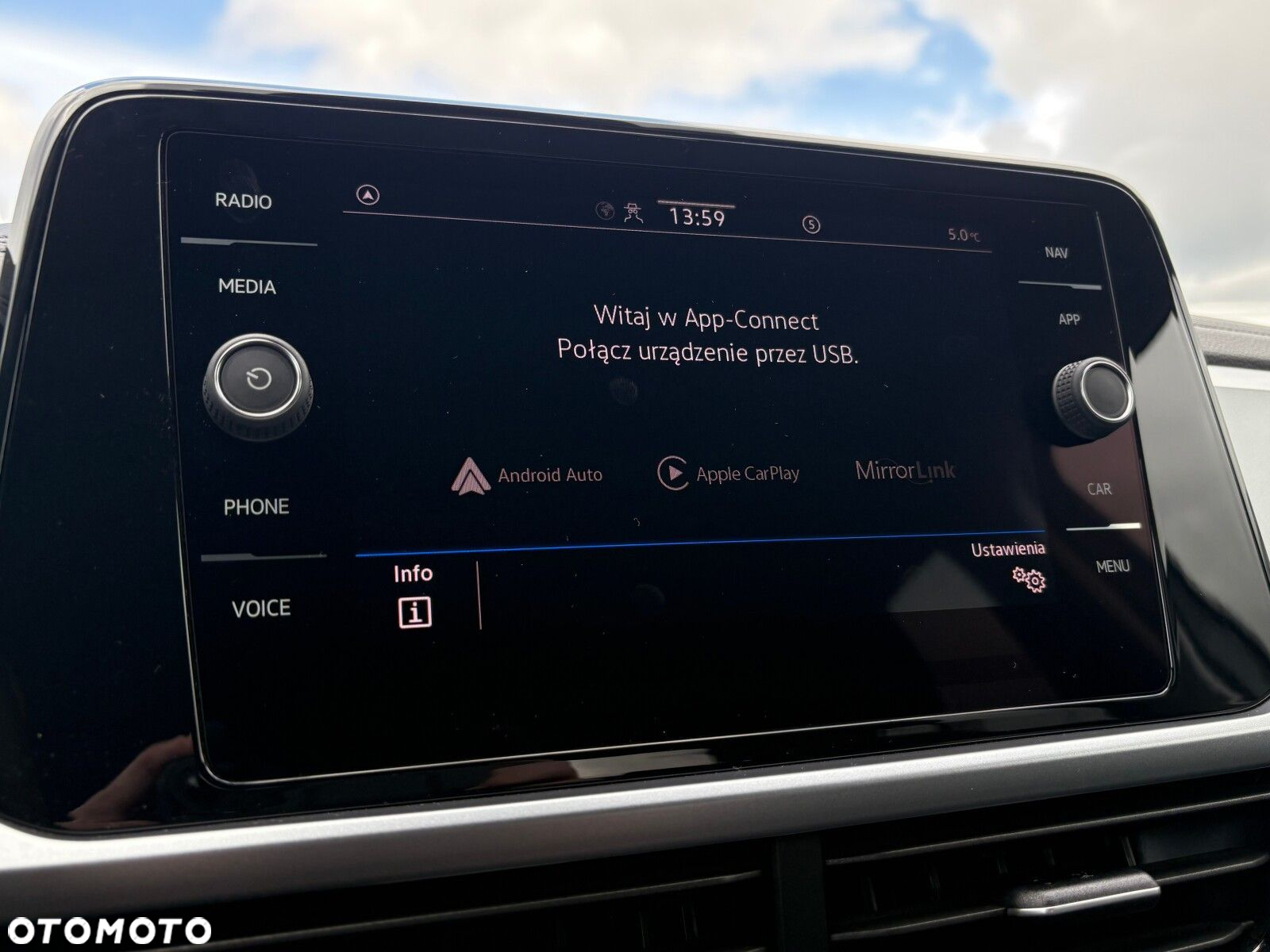 Volkswagen T-Roc 1.5 TSI Life - 29