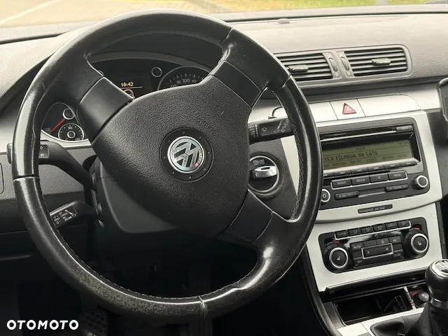 Volkswagen Passat 2.0 TDI Comfortline - 13