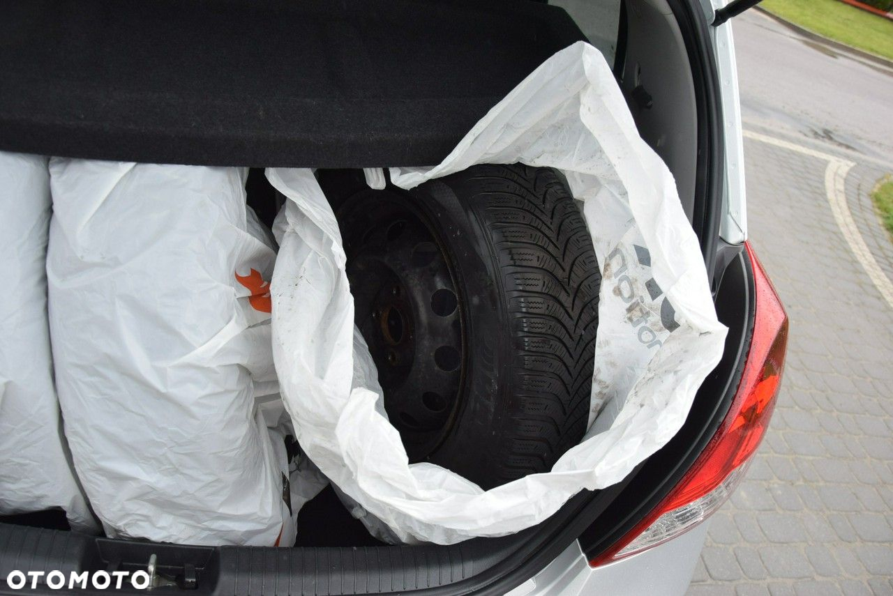 Hyundai i20 1.25 Wersja Jubileuszowa - 18