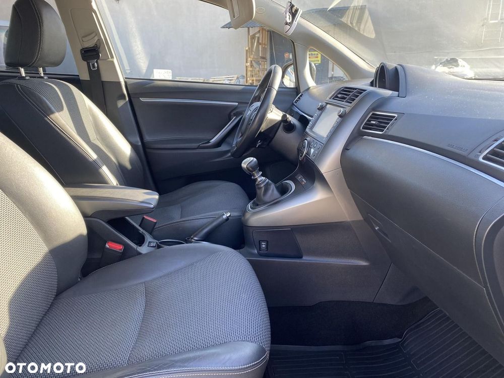 Toyota Verso 1.8 Prestige 7os EU6 - 14