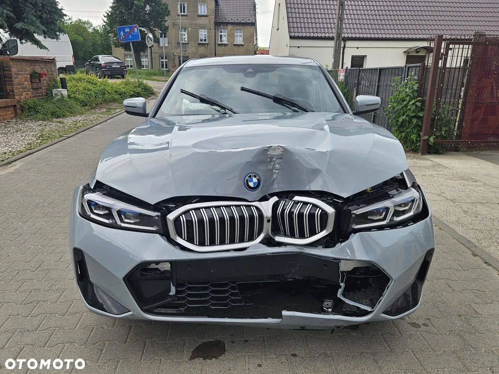 BMW Seria 3 330e PHEV M Sport - 6