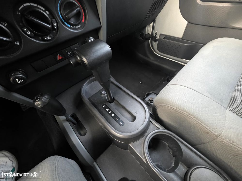 Jeep Wrangler 2.8 CRD ATX Sport - 13