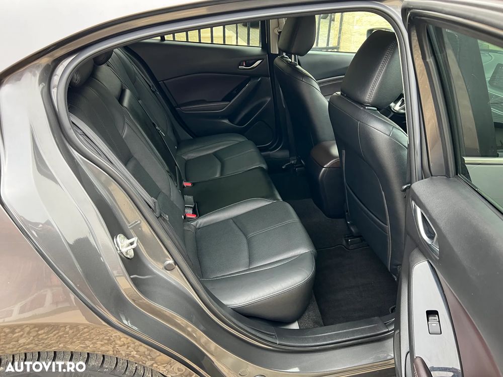 Mazda 3 SKYACTIV-D 105 NAKAMA - 11