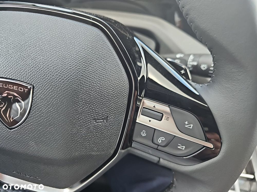 Peugeot 408 - 12