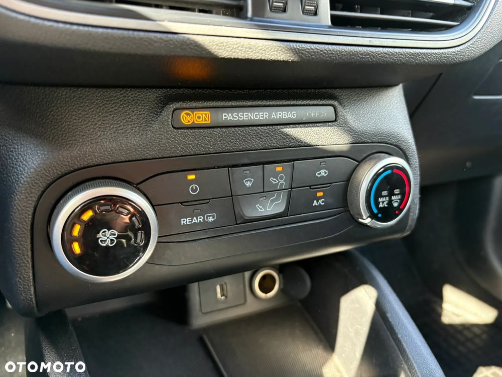 Ford Focus 1.0 EcoBoost Trend ASS - 16