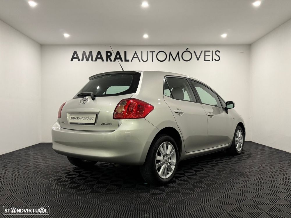 Toyota Auris 1.4 D-4D Sol - 4