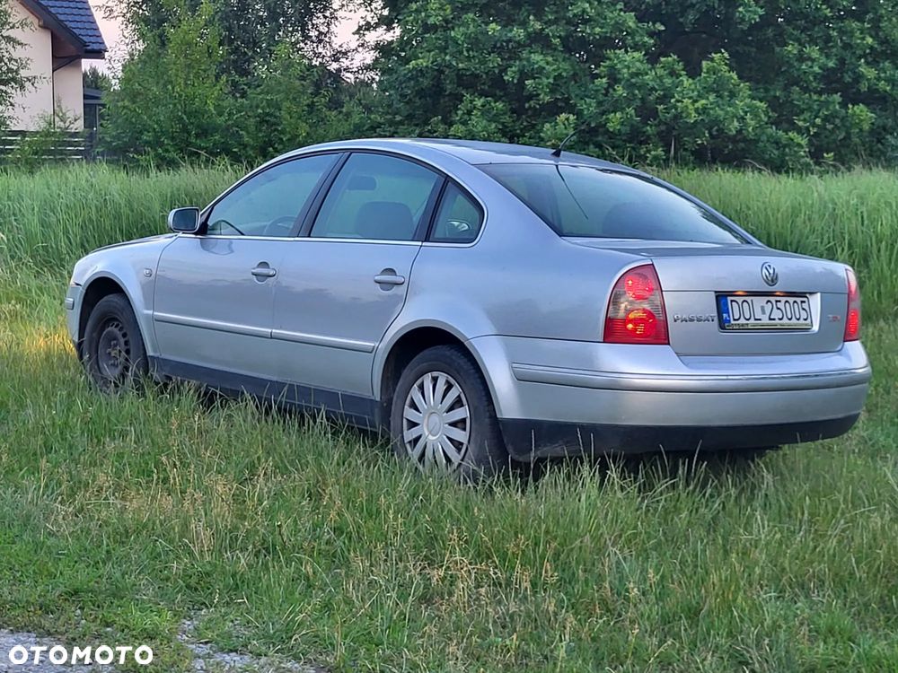 Volkswagen Passat 1.9 TDI Highline - 3