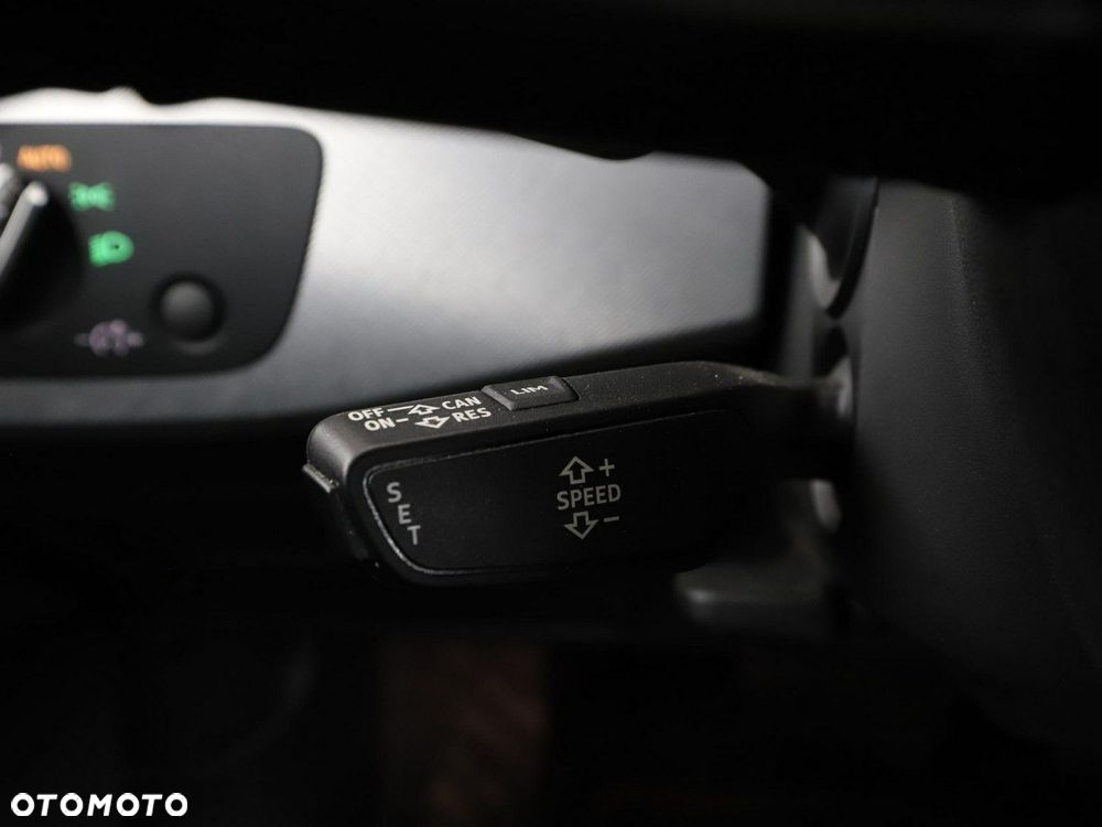 Audi A4 Avant 2.0 TFSI ultra S tronic design - 34