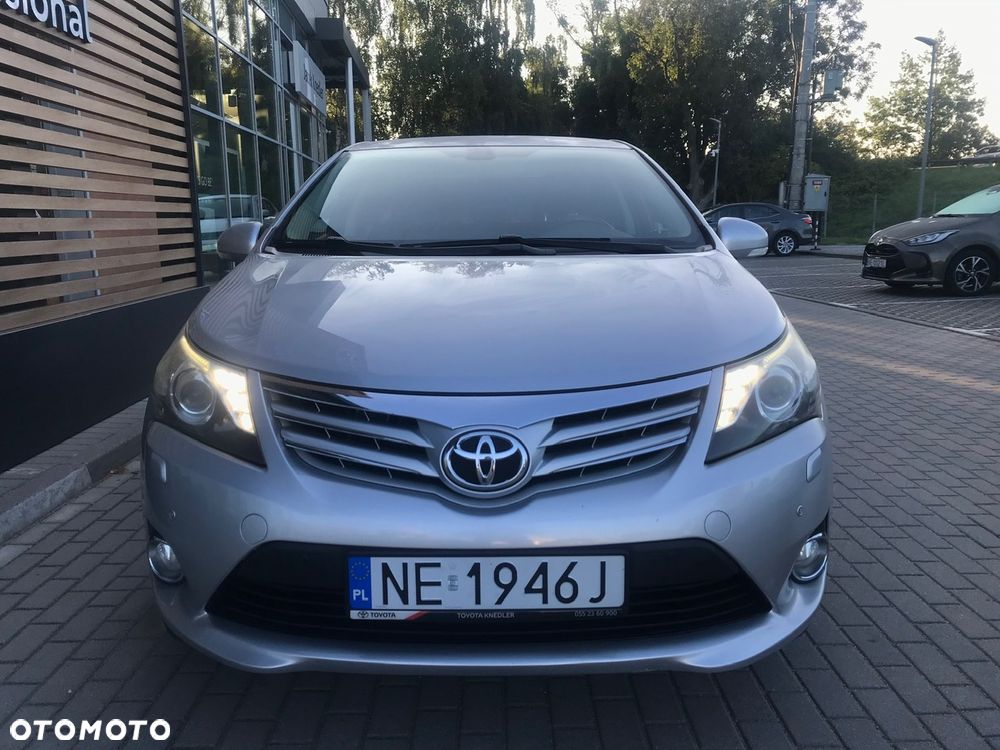 Toyota Avensis 1.8 Premium - 14