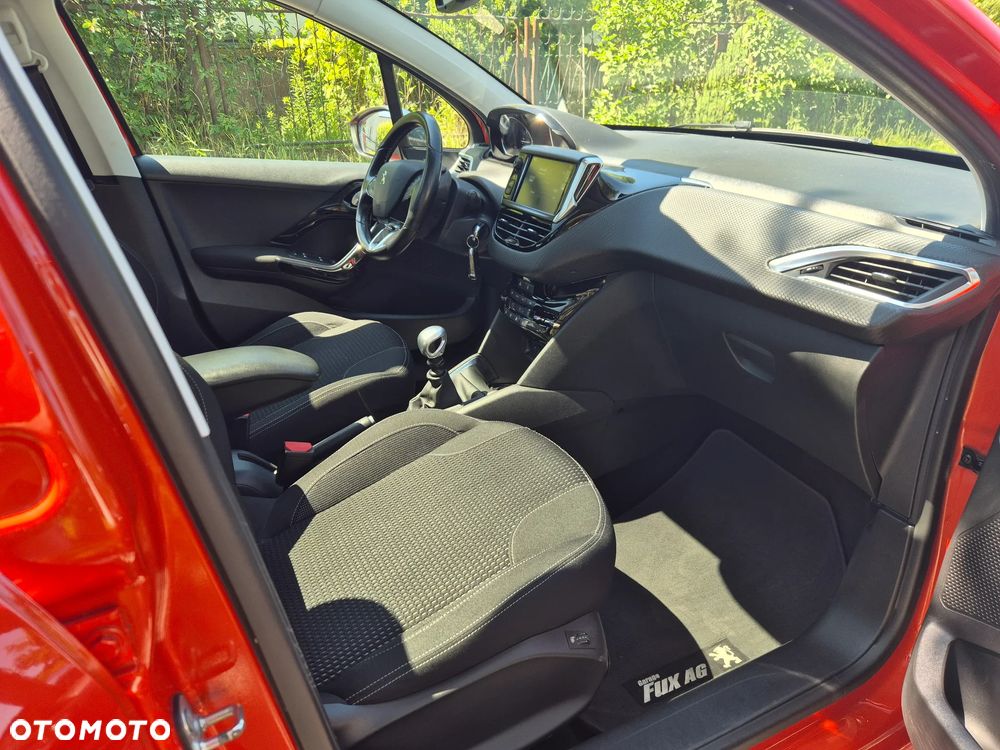 Peugeot 208 - 21