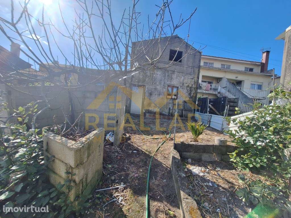 Moradia para Restauro em Aguçadoura! - Grande imagem: 2/25