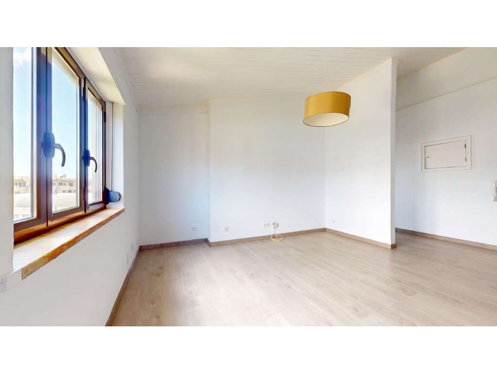Excelente apartamento T2 a minutos da praia - Grande imagem: 2/23