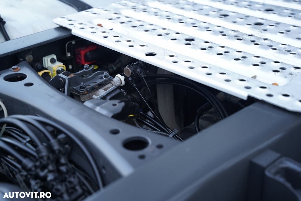 Scania R 520 / V8 / SISTEM HIDRAULIC / RETARDER / I-PARK COOL / FULL AIRMATIC / EURO 6 - 17