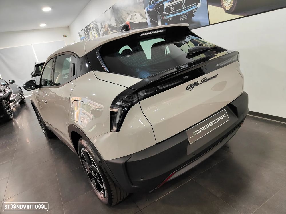 Alfa Romeo Junior Elletrica 50 kWh Launch Edition - 24