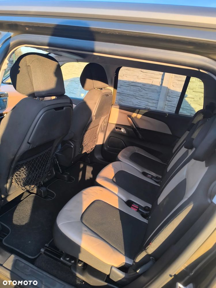 Citroën C4 Picasso 2.0 HDi FAP Exclusive - 4