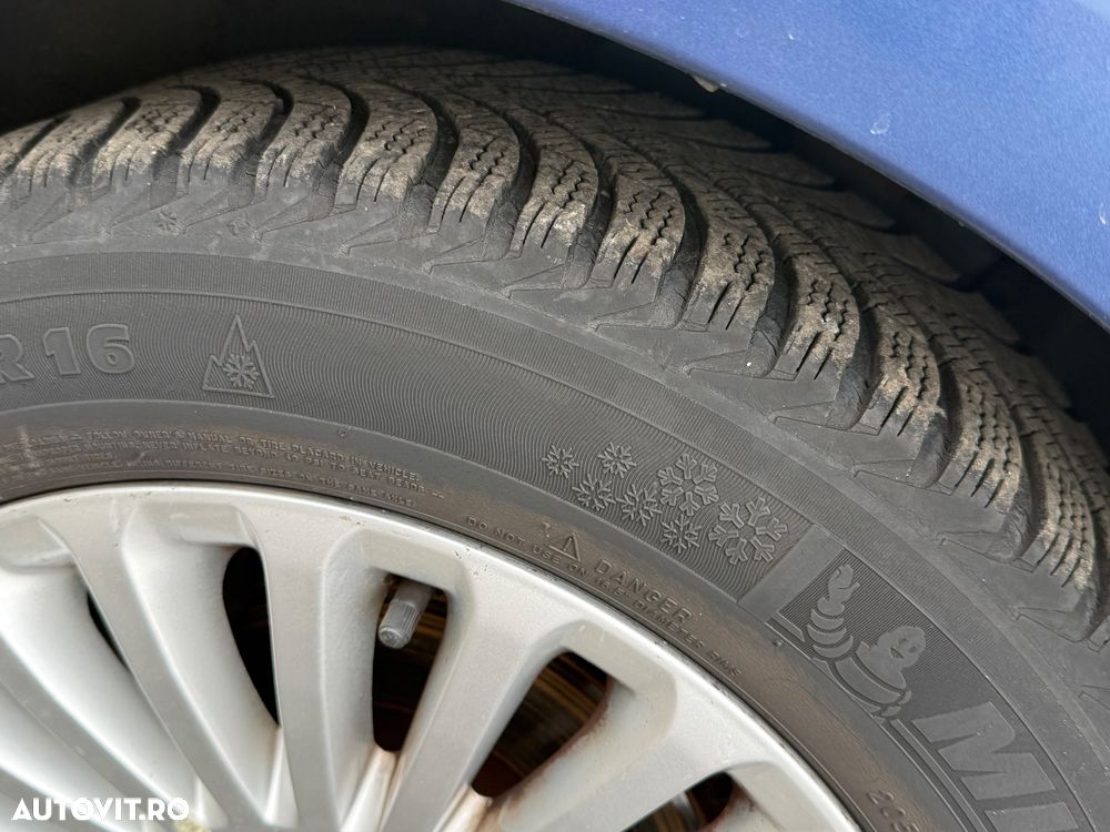 Ford Focus 1.6 16V Titanium - 12