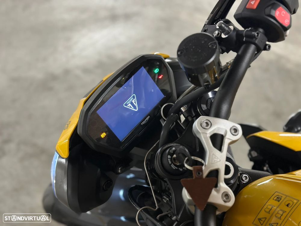 Triumph Street Triple RS - 10