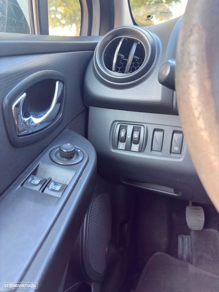 Renault Clio - 14