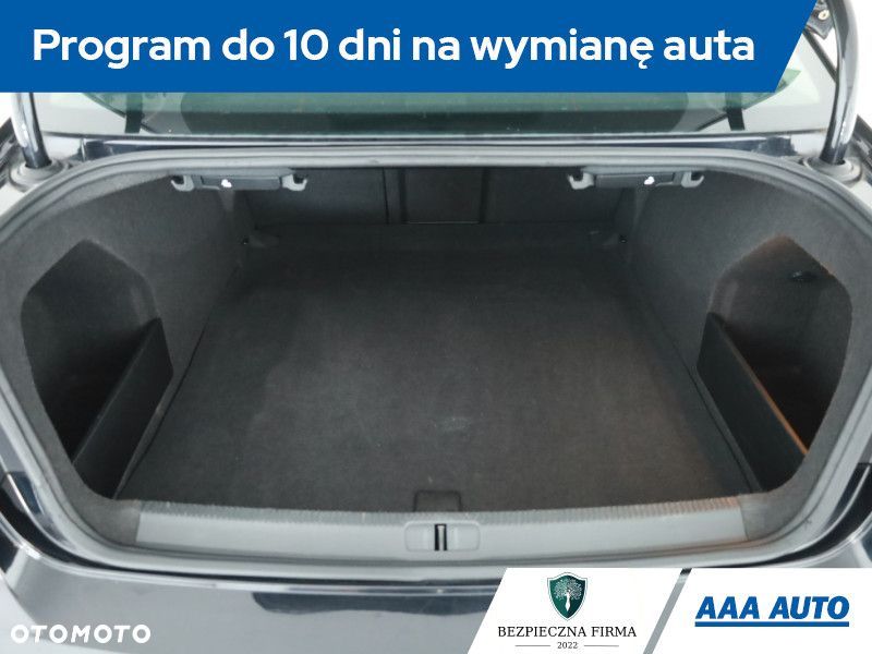 Volkswagen Passat - 20