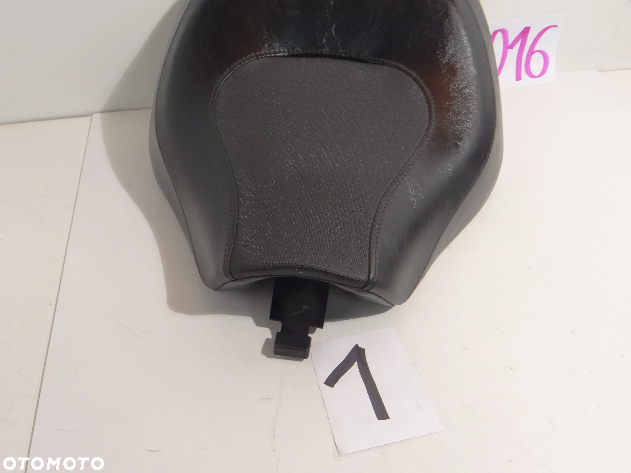 Harley Davidson Softail FXCW FXCWC Rocker SIEDZENIE KANAPA KIEROWCY N016 - 17