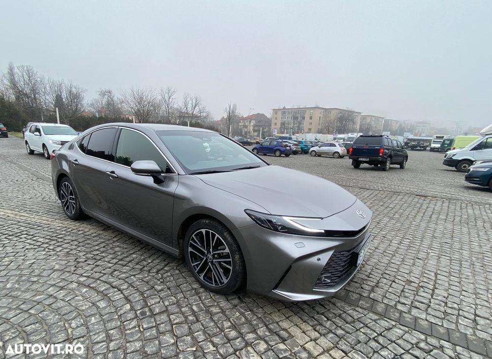 Toyota Camry Executive - 8