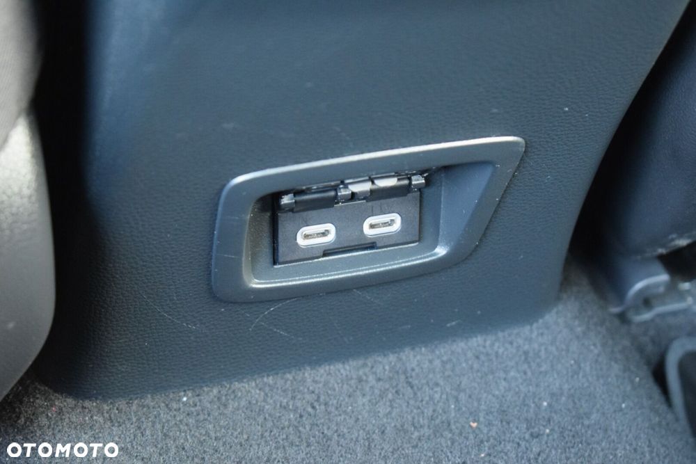 Toyota Corolla 1.8 Hybrid Comfort - 18