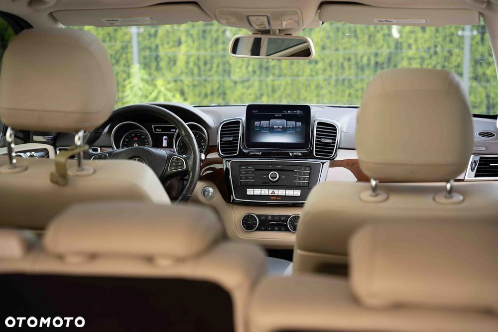 Mercedes-Benz GLS - 16