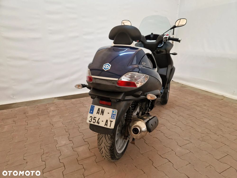 Piaggio MP-3 - 9