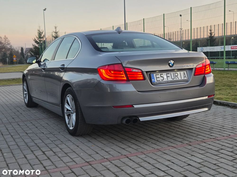 BMW Seria 5 520d xDrive Luxury Line - 7