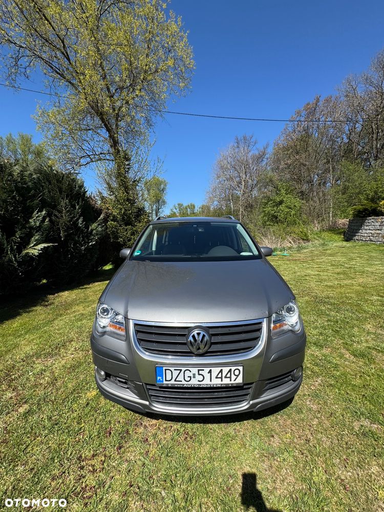 Volkswagen Touran 2.0 TDI DPF Cross - 2