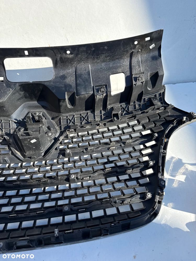 ATRAPA GRIL GRILL RENAULT MASTER IV 4 623109004R 19- - 10