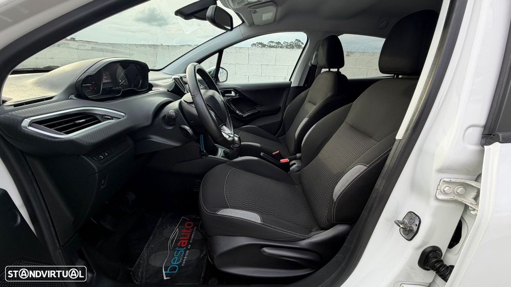 Peugeot 208 1.2 PureTech Style - 17