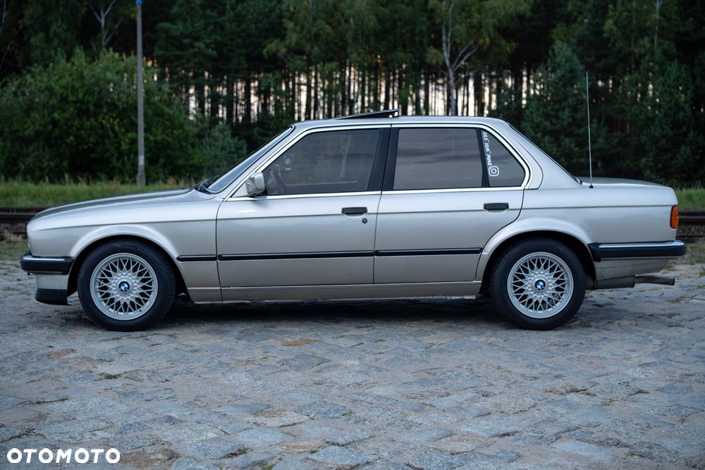 BMW Seria 3 318i - 3
