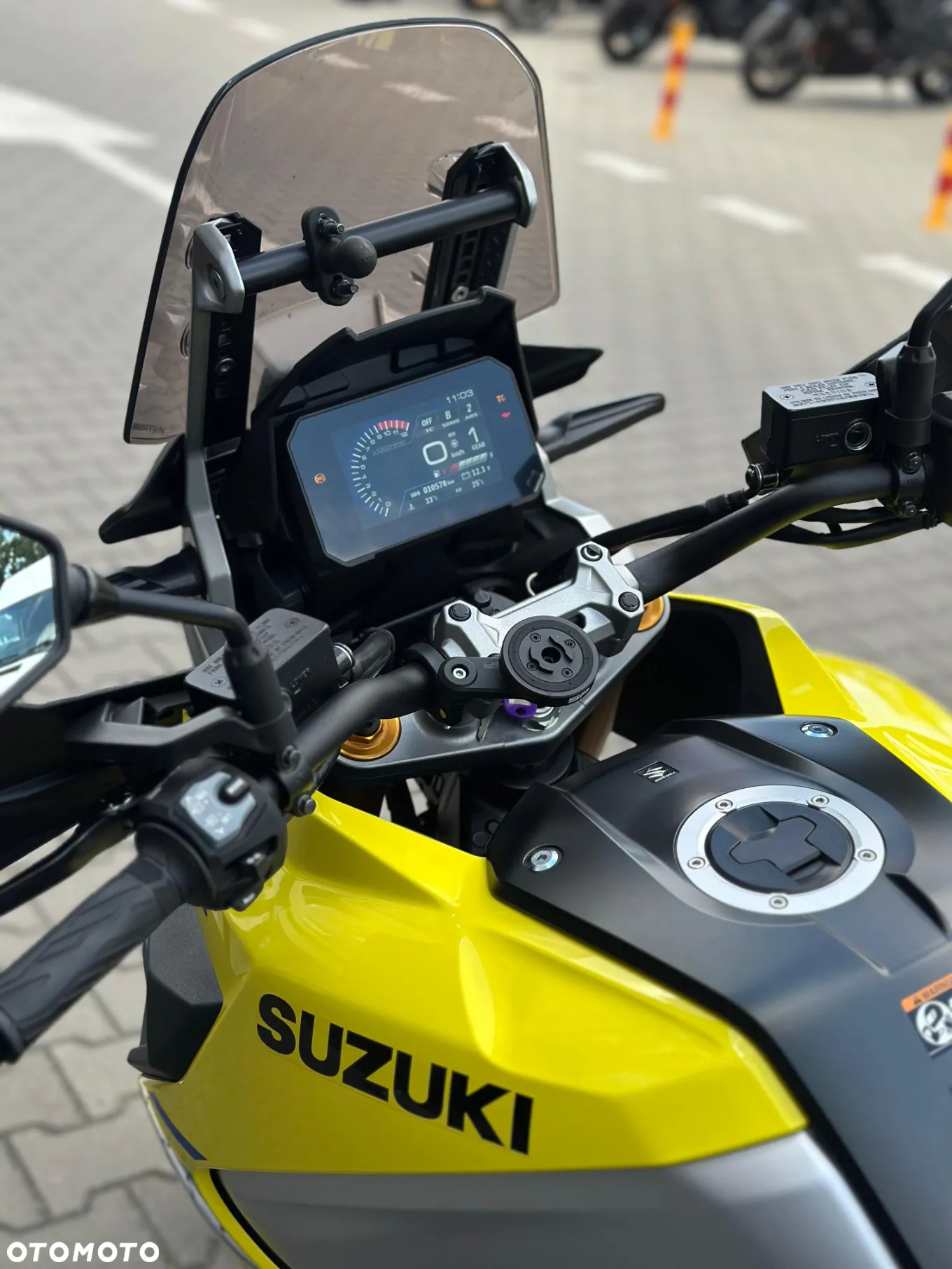 Suzuki DL - 8