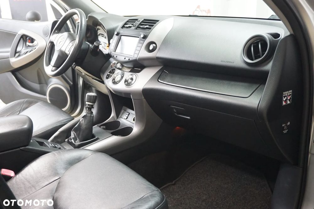 Toyota RAV4 2.2 D-CAT 4x4 Sol - 28