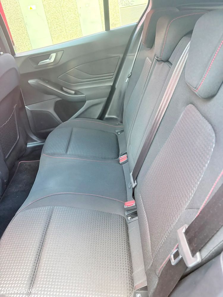 Ford Focus 1.0 EcoBoost MHEV ST-Line - 6