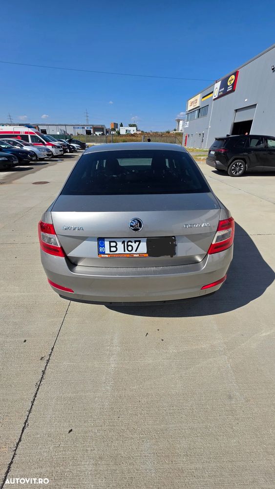 Skoda Octavia 1.6 TDI DSG Style - 5