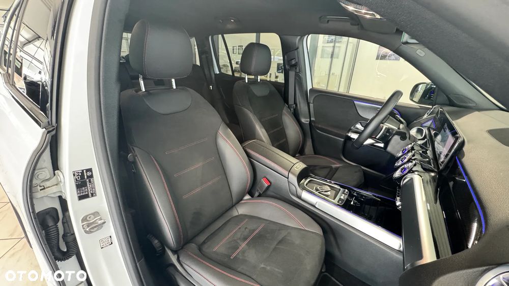 Mercedes-Benz GLB 200 AMG Line 7G-DCT - 34