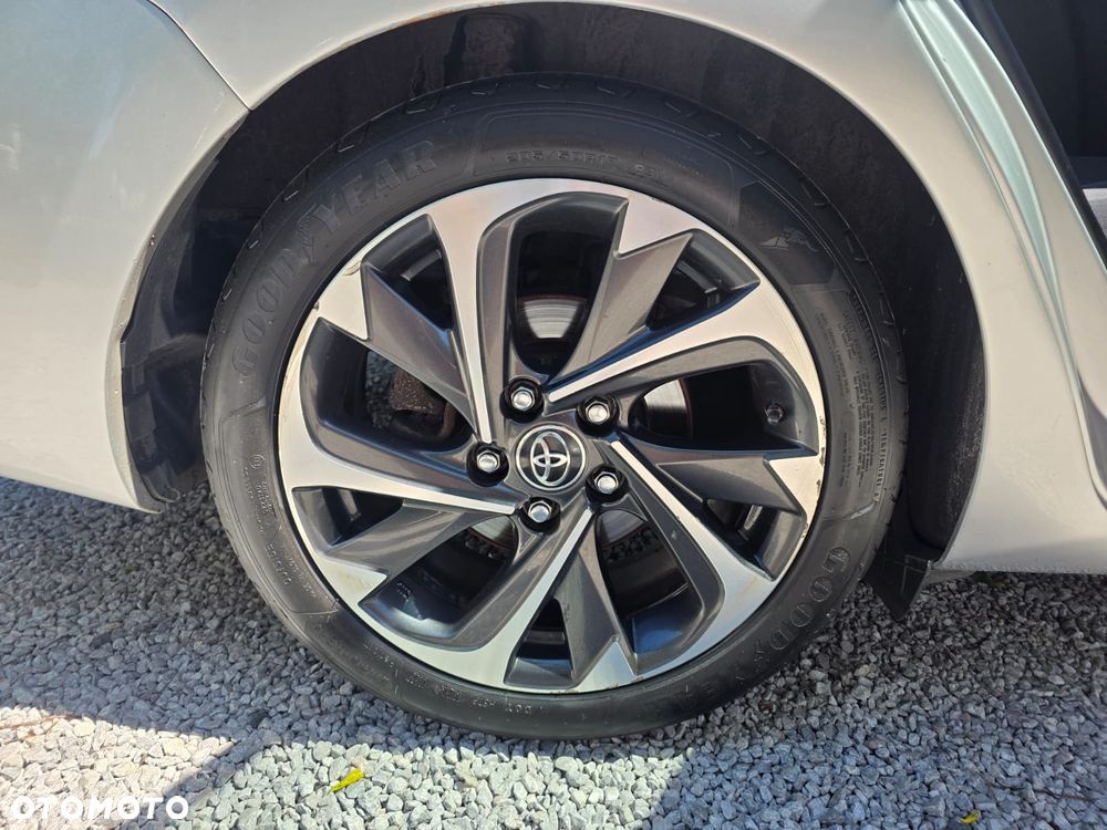 Toyota Auris 1.8 HSD Luna - 26
