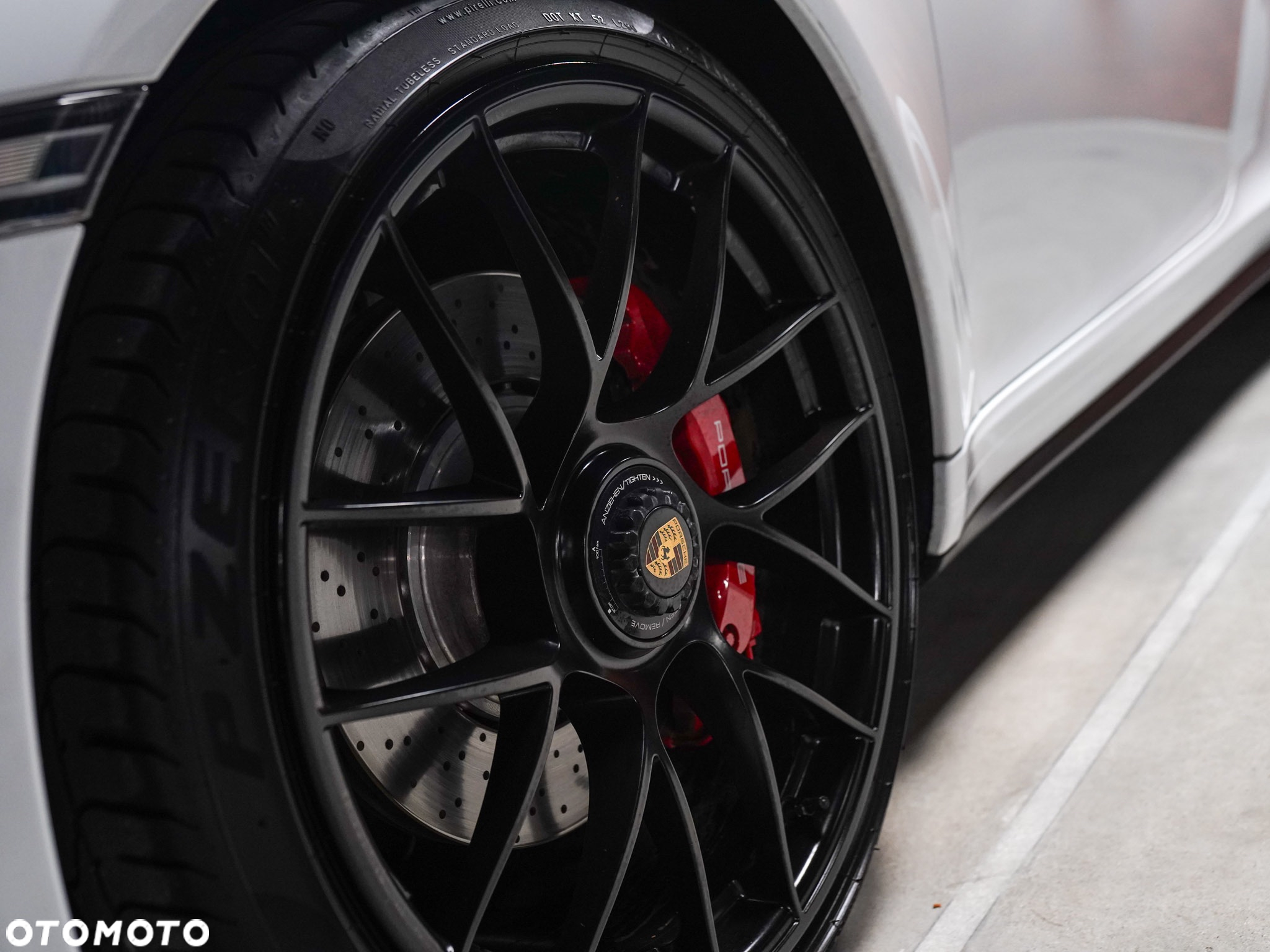 Porsche 911 Carrera 4 GTS PDK Cabrio - 4