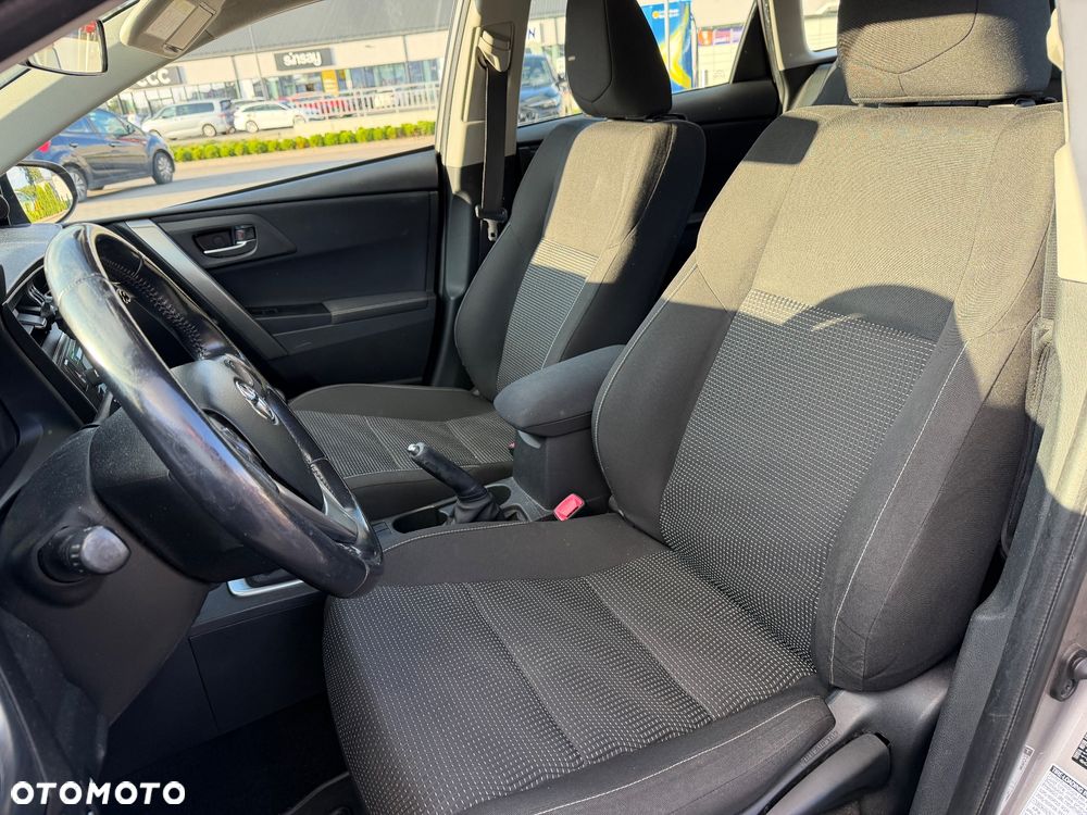Toyota Auris 1.4 D-4D Premium - 9
