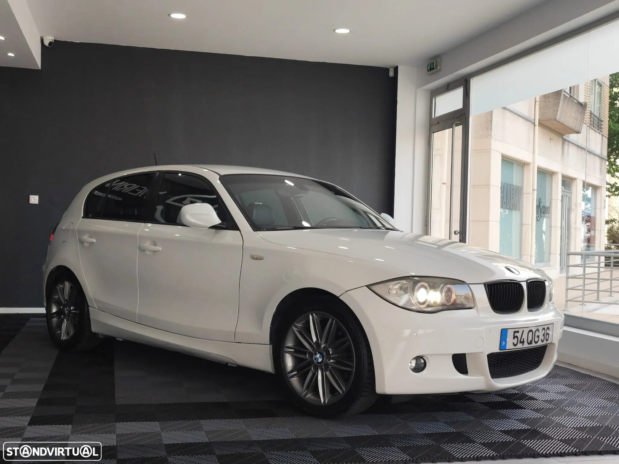 BMW 118 d Pack M - 7