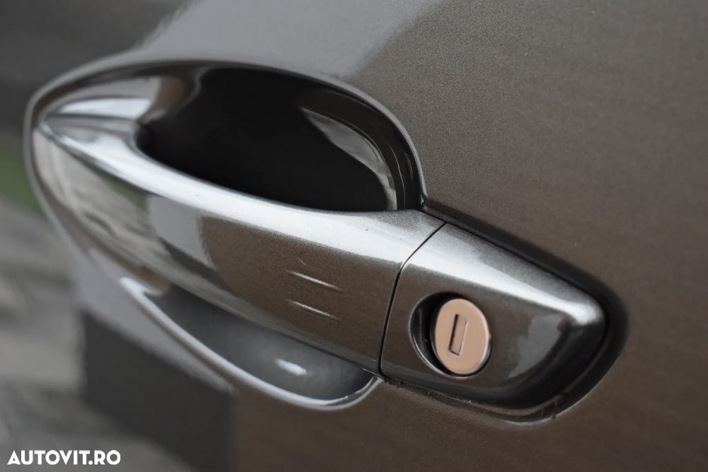 Peugeot 3008 PureTech 130 Stop & Start GPF EAT8 Allure Business-Paket - 19