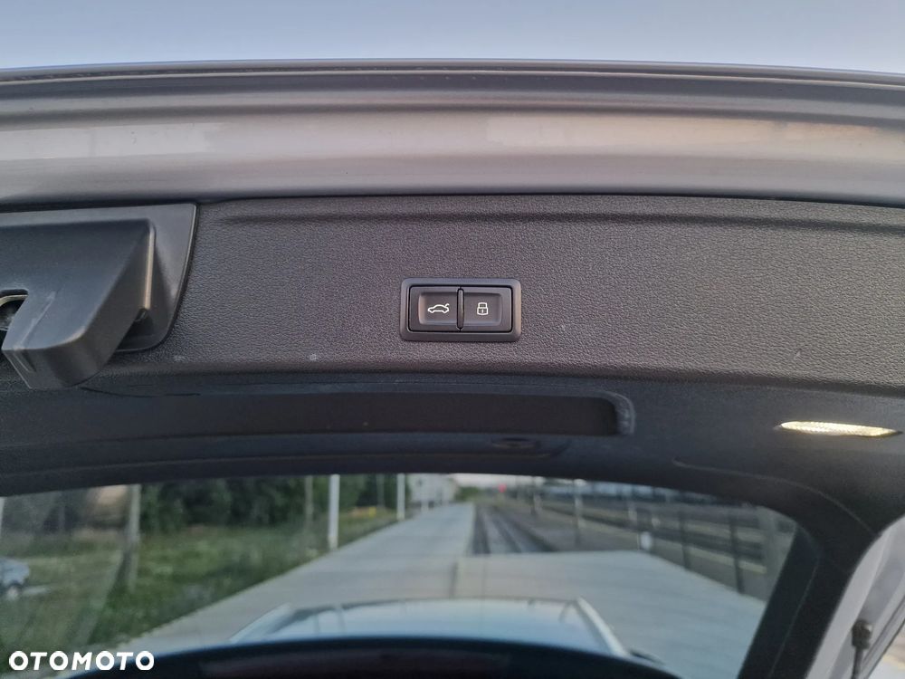 Audi A4 Avant 2.0 TDI - 24