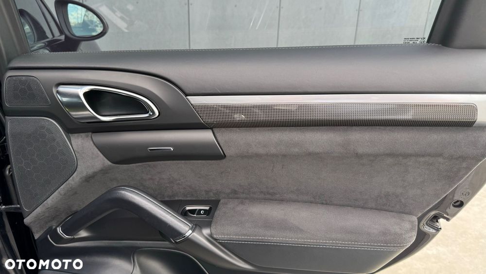 Porsche Cayenne - 15