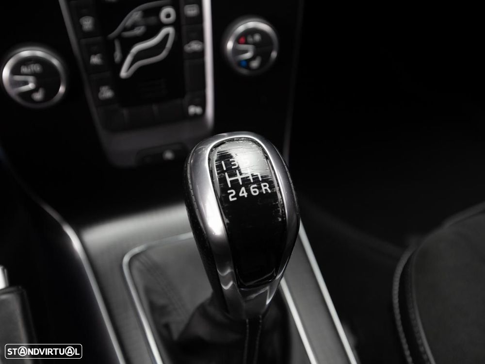 Volvo V40 2.0 D2 R-Design - 17