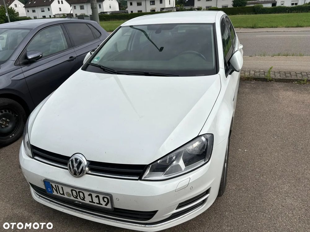 Volkswagen Golf - 1