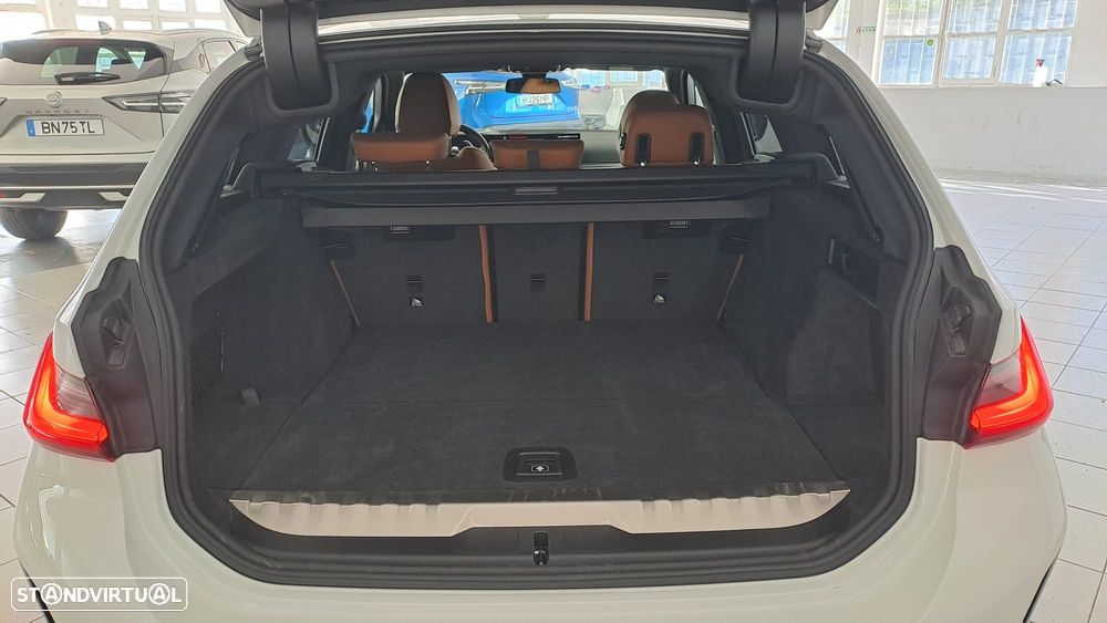 BMW 320 e Touring Pack Desportivo M Auto - 9